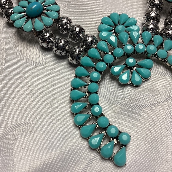 Eye Candy Los Angeles Womens squash, blossom, FAUX turquoise necklace - Picture 6 of 8